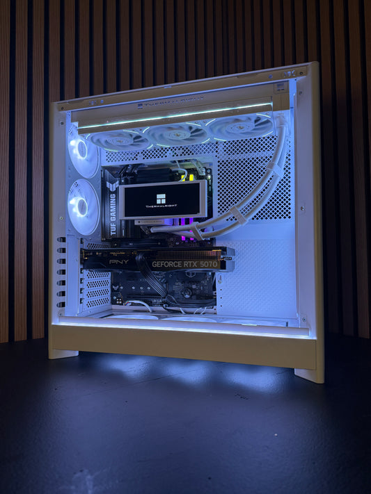 Ryzen 7 7800X3D RTX 5070
