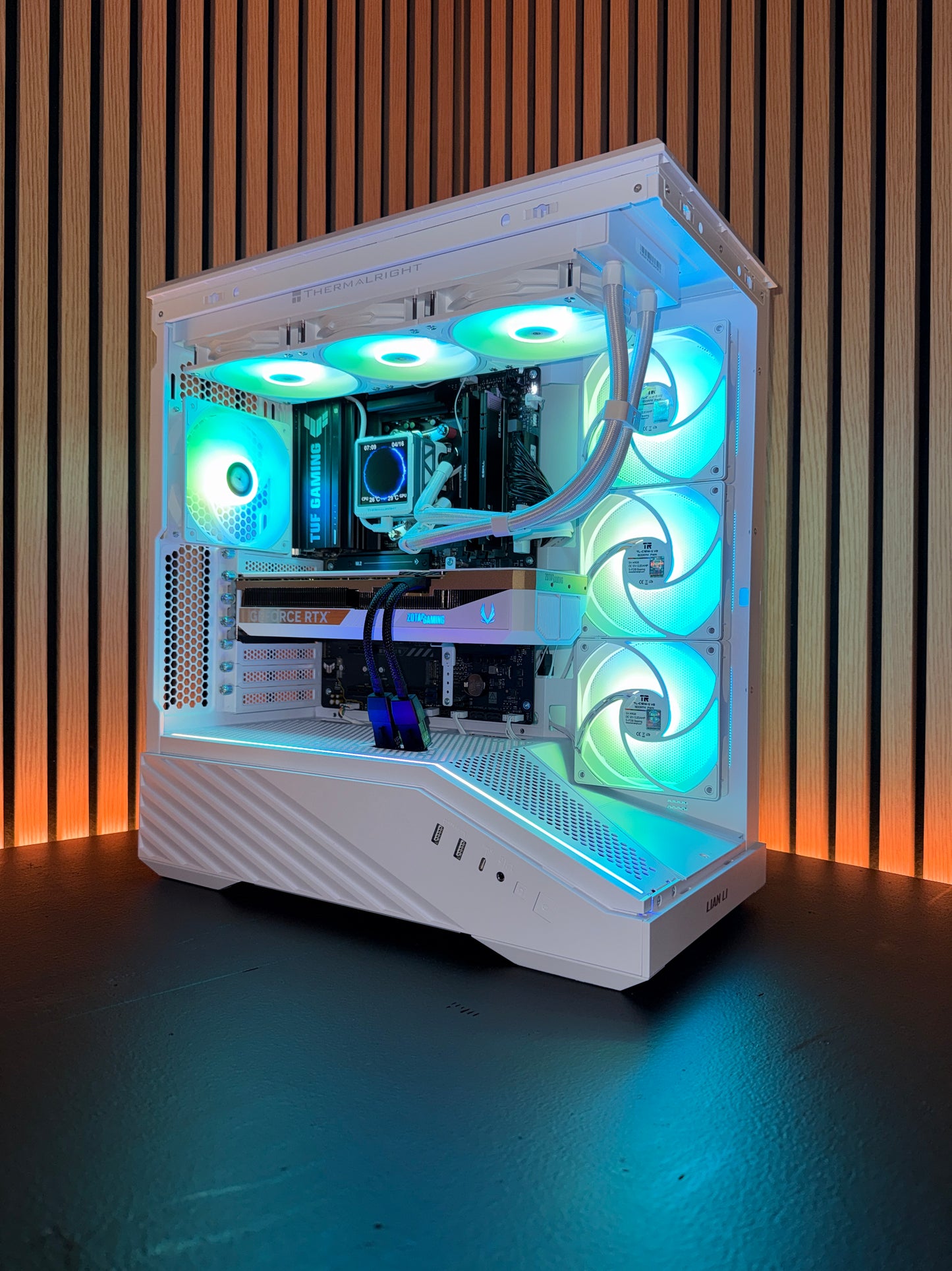 Ryzen 7 7800X3D RTX 5070 ti